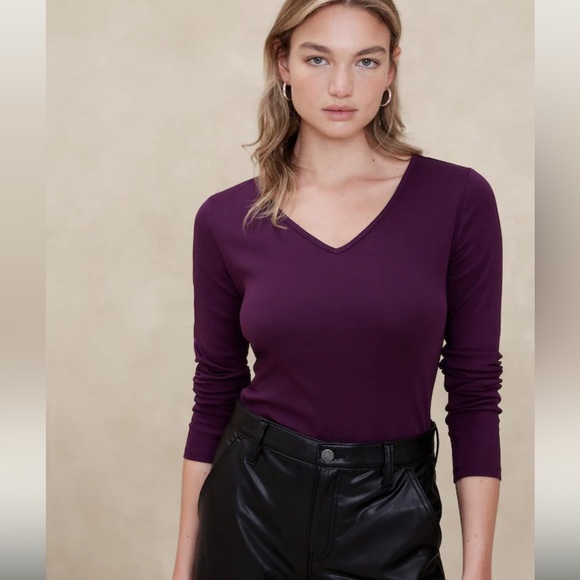 Vibrant Purple Long-Sleeve V-Neck Top - Picture 1 of 7